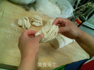 香香小花卷儿的做法步骤：16