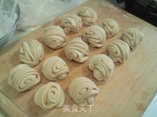 香香小花卷儿的做法步骤：21