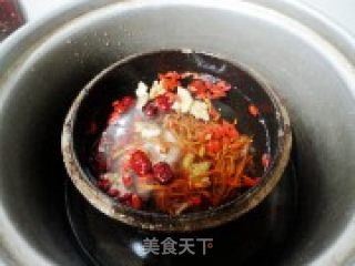 虫草花鸡汤的做法步骤：4
