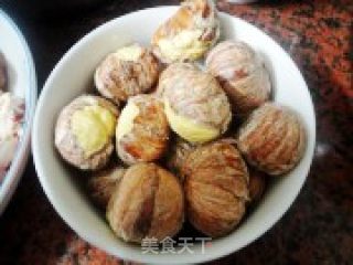 冬天吃栗子---栗子鸡的做法步骤：2