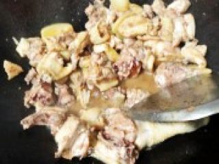 冬天吃栗子---栗子鸡的做法步骤：5