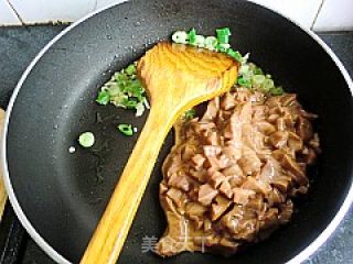 芹菜炒腰花的做法步骤：12