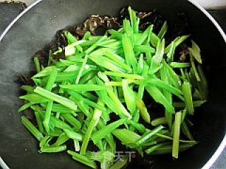 芹菜炒腰花的做法步骤：15