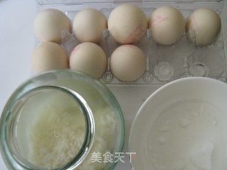 酒酿荷包蛋的做法步骤：1