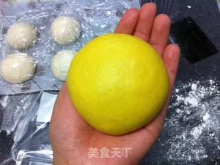 胡萝卜味～批萨馅芝麻包的做法步骤：7