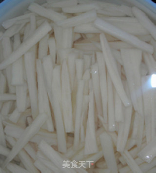 泡椒藕条的做法步骤：2