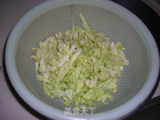 爆炒圆白菜的做法步骤：2