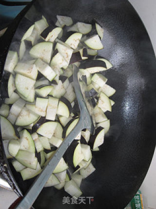 十分钟快手菜—家常茄丁烧肉的做法步骤：5