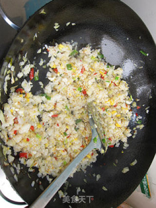 开胃经典炒饭—酸包菜剁椒炒饭的做法步骤：8