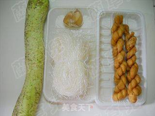 麻花丝瓜粉丝素汤的做法步骤：1