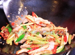 潮州小炒肉的做法步骤：16