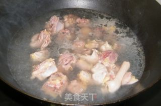 椰子煲老鸡的做法步骤：2