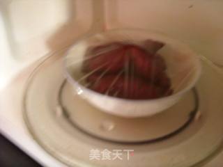 不蒸不煮不炸不烤内含惊喜的---------------全程微波紫薯麻球的做法步骤：2