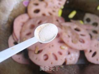 清炒胭脂藕的做法步骤：5