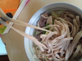 排骨白菜葱香面的做法步骤：11