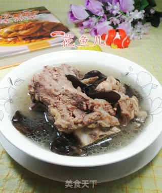 黑木耳筒骨汤的做法