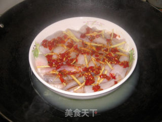 剁椒蒸九吐鱼的做法步骤：4