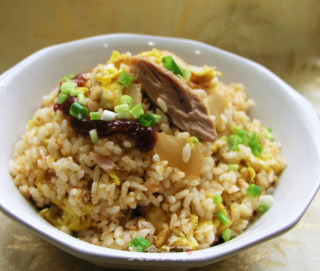 一个人的午餐——韩式泡菜金枪鱼炒饭的做法步骤：8