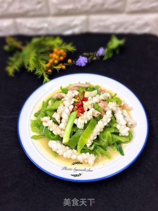 青椒炒鱿鱼的做法