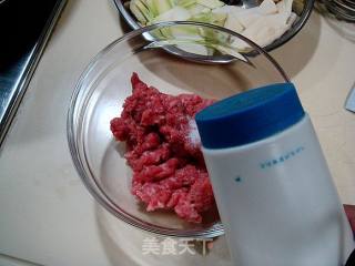 实惠家常菜“丸子烧粉条”的做法步骤：1