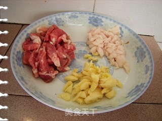 木耳肉片的做法步骤：1
