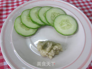 香蒜肉鬆三明治的做法步骤：2