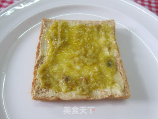香蒜肉鬆三明治的做法步骤：6