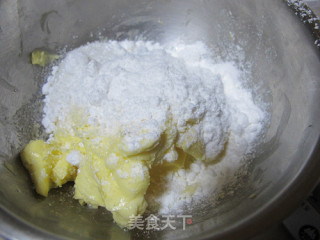 玫瑰花形黄油曲奇的做法步骤：2