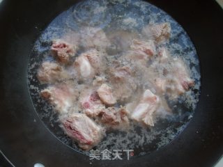 土豆烧排骨的做法步骤：3