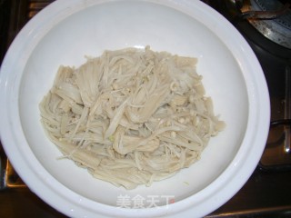 凉拌金针菇的做法步骤：4