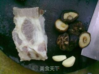 圆白菜香菇肉卷的做法步骤：1