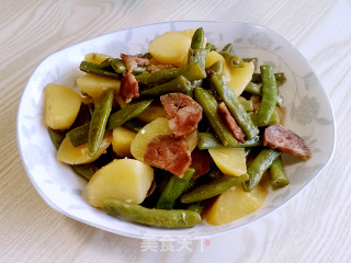 香肠土豆炖豆角的做法