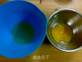 原味戚风蛋糕的做法步骤：1
