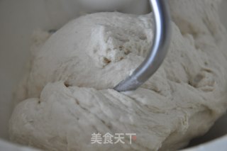完全天然酵母发酵 – 超有弹性的红糖核桃面包的做法步骤：2