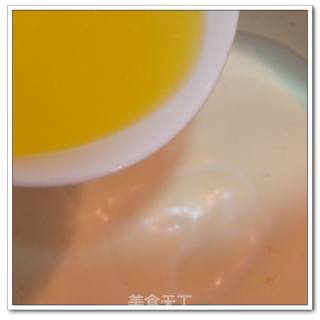 把蛋糕变一点小花样-------------椰蓉夹心小蛋糕的做法步骤：3