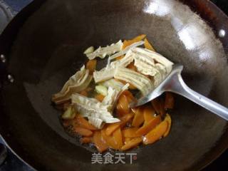 下饭小素菜------------油渣菠菜的做法步骤：6