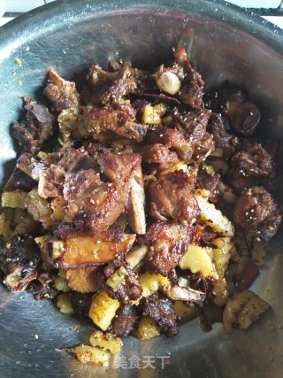 干锅土豆排骨的做法