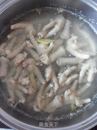 【电饭锅菜谱】酱香凤爪 （解馋小零食）的做法步骤：4