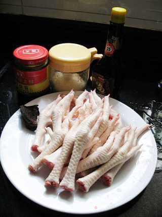 Hold不住的美食---陈皮凤爪的做法步骤：1