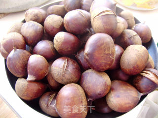 家常菜----板栗炒白菜的做法步骤：1