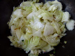家常菜----板栗炒白菜的做法步骤：5