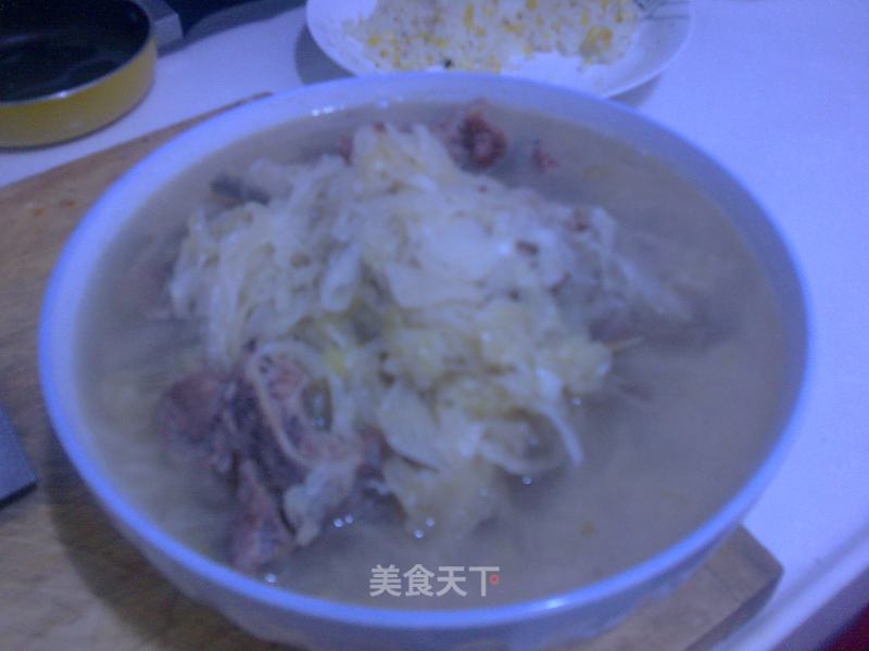 排骨炖酸菜的做法