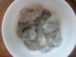 孩子爱吃的彩色年糕——鲜蔬虾球炒年糕的做法步骤：4