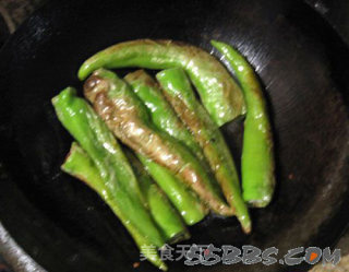 油焖辣椒的做法