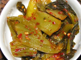 酸菜鱿鱼汤的做法步骤：1