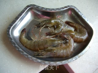 洋葱西兰花炒大虾的做法步骤：2