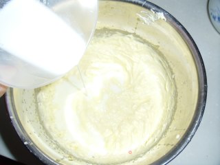 柠汁蜜豆玛芬蛋糕的做法步骤：3