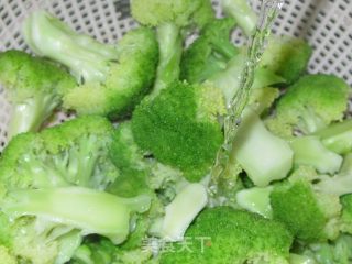 清炒西兰花的做法步骤：4