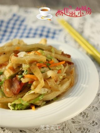 圆白菜炒饼的做法