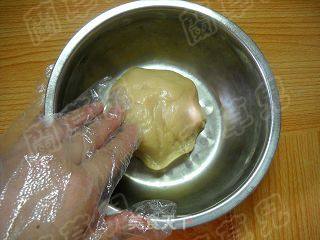 橙香花生芝麻广月饼的做法步骤：6